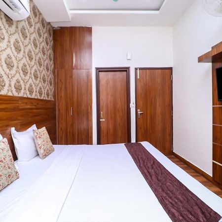 Hotel Fusion Patiāla Екстериор снимка
